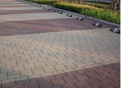 路面砖正在悄悄的点缀金年会的生活！